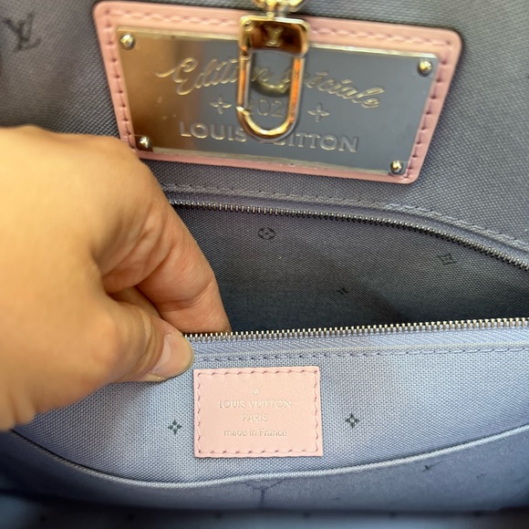 New Louis Vuitton OnTheGo Okinawa Special Edition Tote GM Leather Bag - Picture 8 of 11